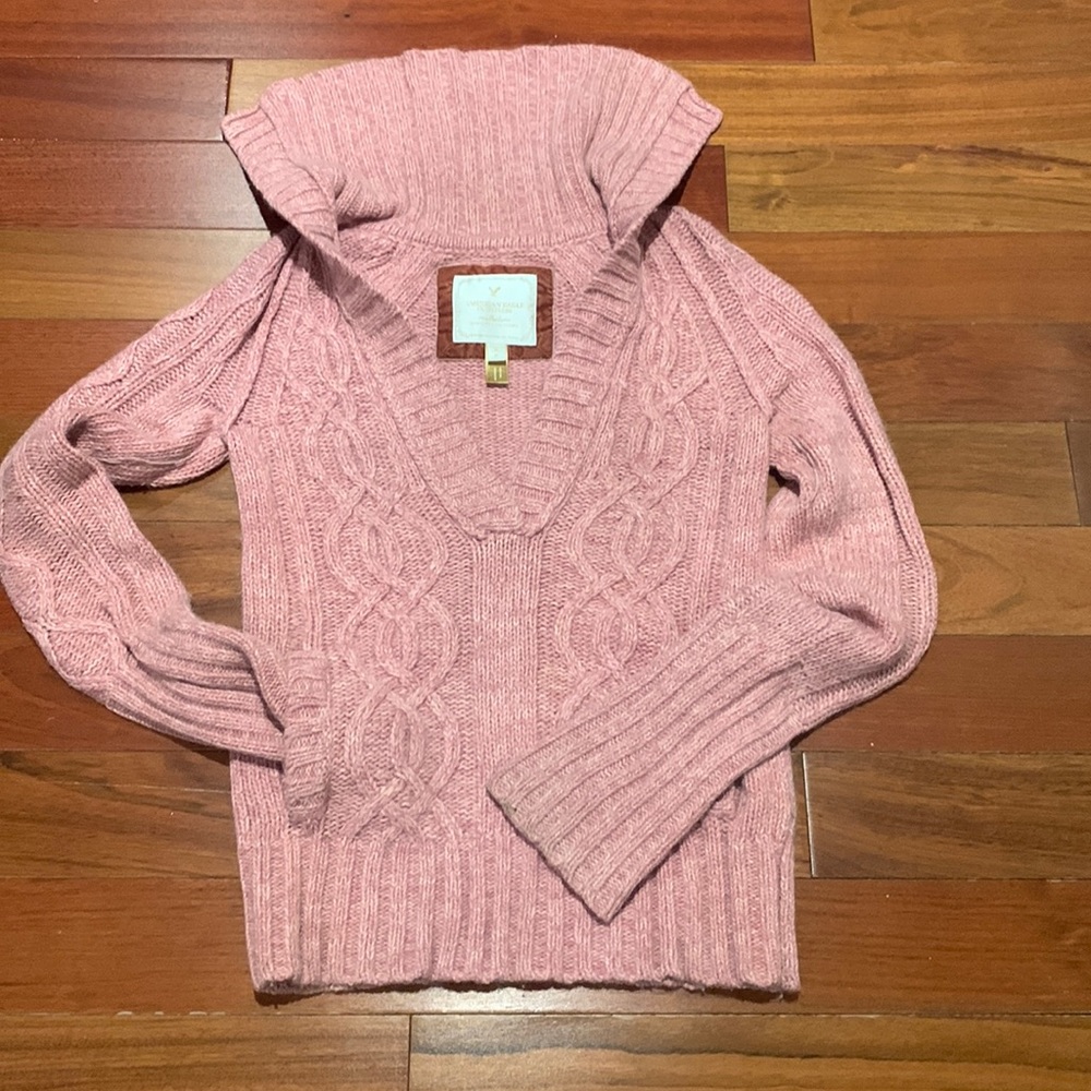 American Eagle pink sweater size S